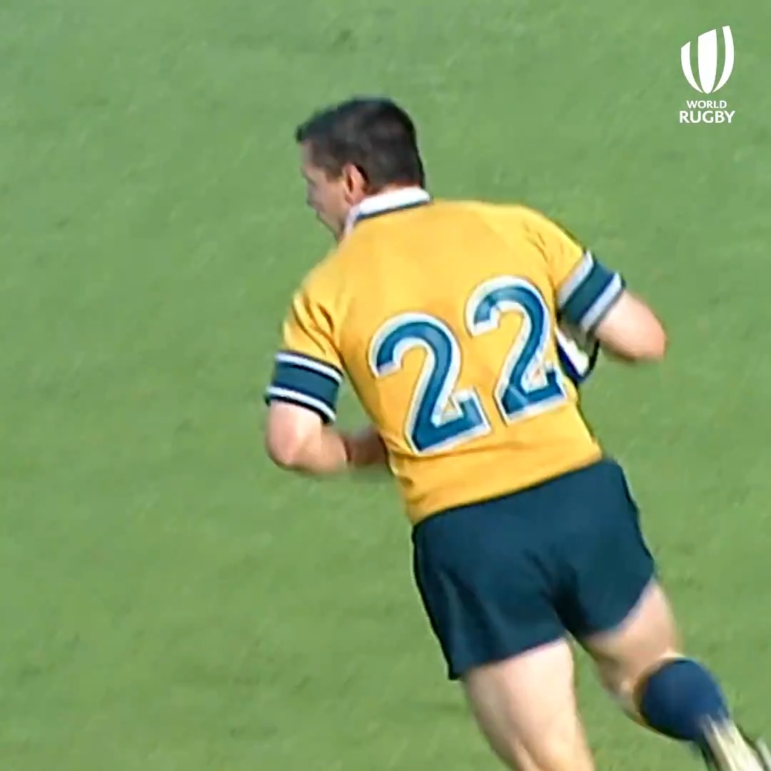 Unbelievable tries like this from Matthew Burke seals his place in the World Rugby Hall of Fame 👏 🇦🇺 #WorldRugbyHoF