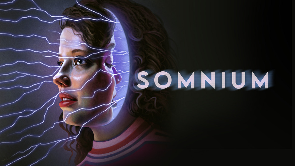 Intenso tráiler de SOMNIUM, o una PESADILLA EN ELM STREET de ciencia ficción para la generación precaria, sobre una chica sin trabajo que accede a un experimento del sueño de una misteriosa clínica. Parece una secuela secreta de COME TRUE. Estreno 29/08.