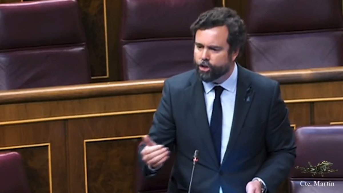 Iván Espinosa de los Monteros Iván Espinosa de los Monteros: "No molesten" Frente al derroche y la ruina del Gobierno, habia una voz en el Congreso que clamaba por una España que ayude a quienes de verdad construyen país y crean empleo, que no machaque a la clase trabajadora y que pueda dejar a sus hijos una patria mejor, en lugar de un país arruinado.