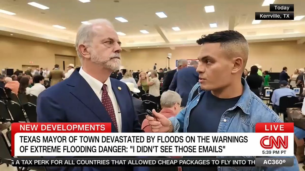 "I didn't see those emails": Shimon Prokupecz questions the mayor of Kerrville, Texas about his absence from emergency briefings ahead of this month's deadly flooding.