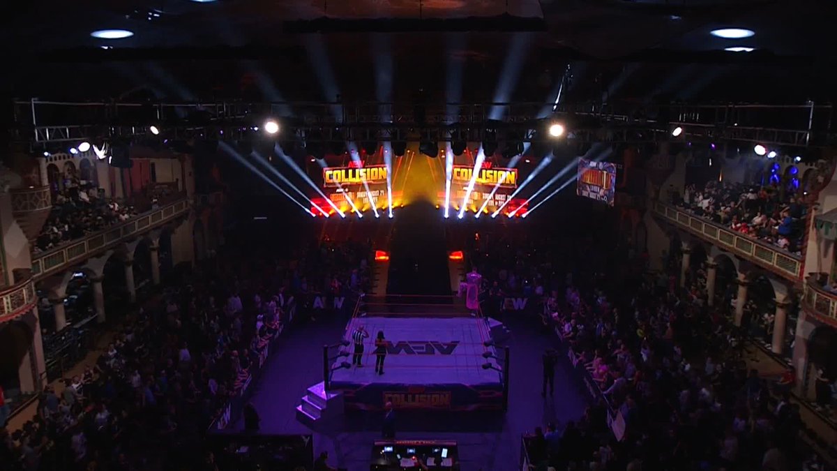 DUSTIN RHODES JUST CAME OUT TO HIS WCW THEME SONG. 🔥 THEY CALL HIM THE NATURAL!!!