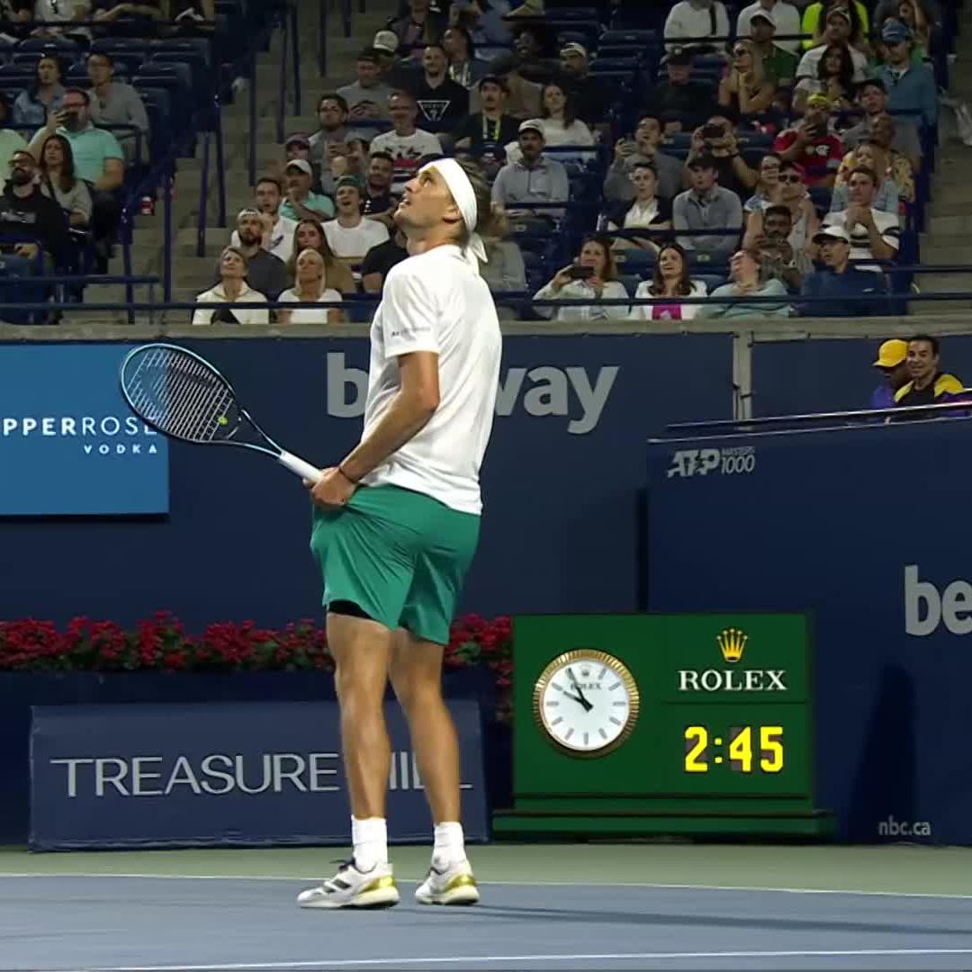 Pressure, what pressure 😆 Zverev showcasing more than his tennis ability on the way to win 500 ⭐ #NBO25