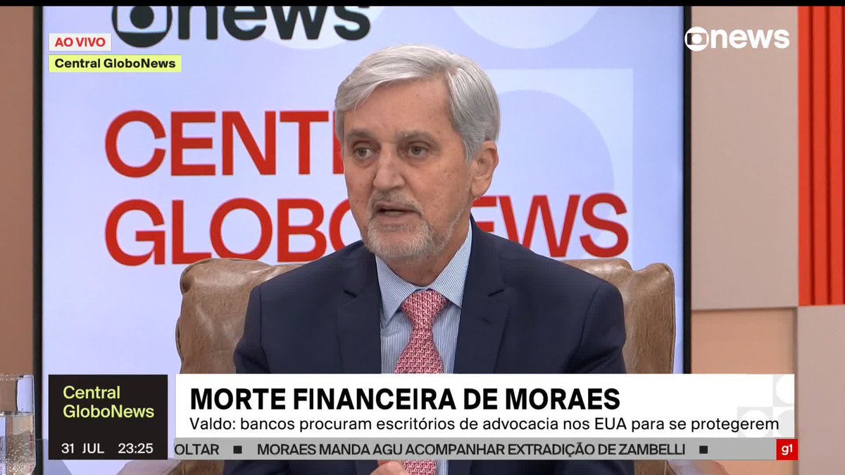 . Valdo Cruz conta que, depois de os EUA aplicarem a Lei Magnitsky contra o ministro Alexandre de Moraes, do Supremo Tribunal Federal (STF), os bancos fizeram consultas a escritórios de advocacia no Brasil e em Nova York. Os cartões de crédito internacionais de Moraes foram bloqueados preventivamente. Saiba mais. ➡ Assista à #CentralGloboNews: #GloboNews