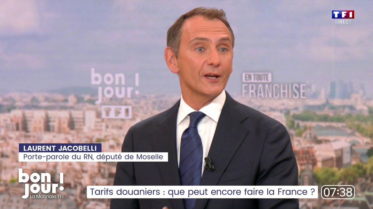 Droits de douane : "Emmanuel Macron a lui-même donné les clefs de la négociation à Madame von der Leyen (...) On a vu qu'en allemand trahison se dit von der Leyen", Laurent Jacobelli qui ajoute dans #BonjourLaMatinaleTF1 que "c'est une capitulation en rase campagne"
