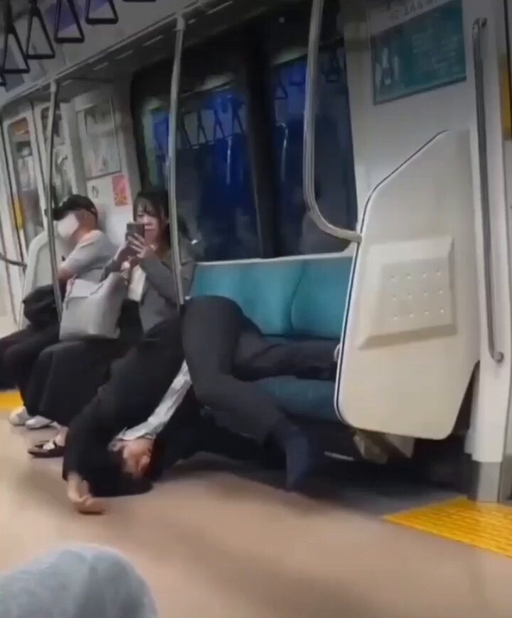 登場人物の中で 最強はお姉さんだと思う人ぉ🙋w