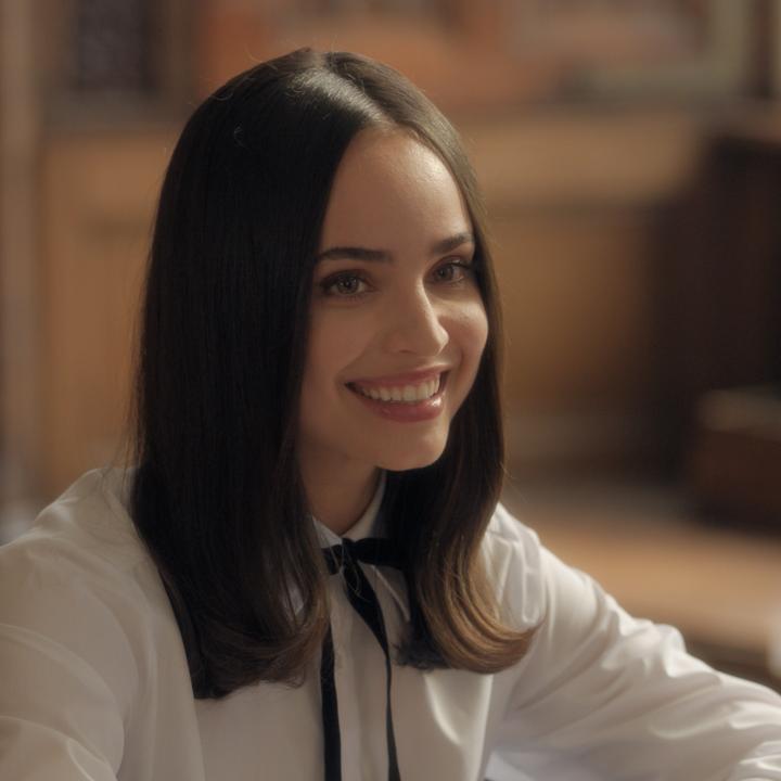 Coge un trozo de tarta y disfruta de Sofia Carson y Corey Mylchreest en 'Mi año en Oxford', YA DISPONIBLE 🍰