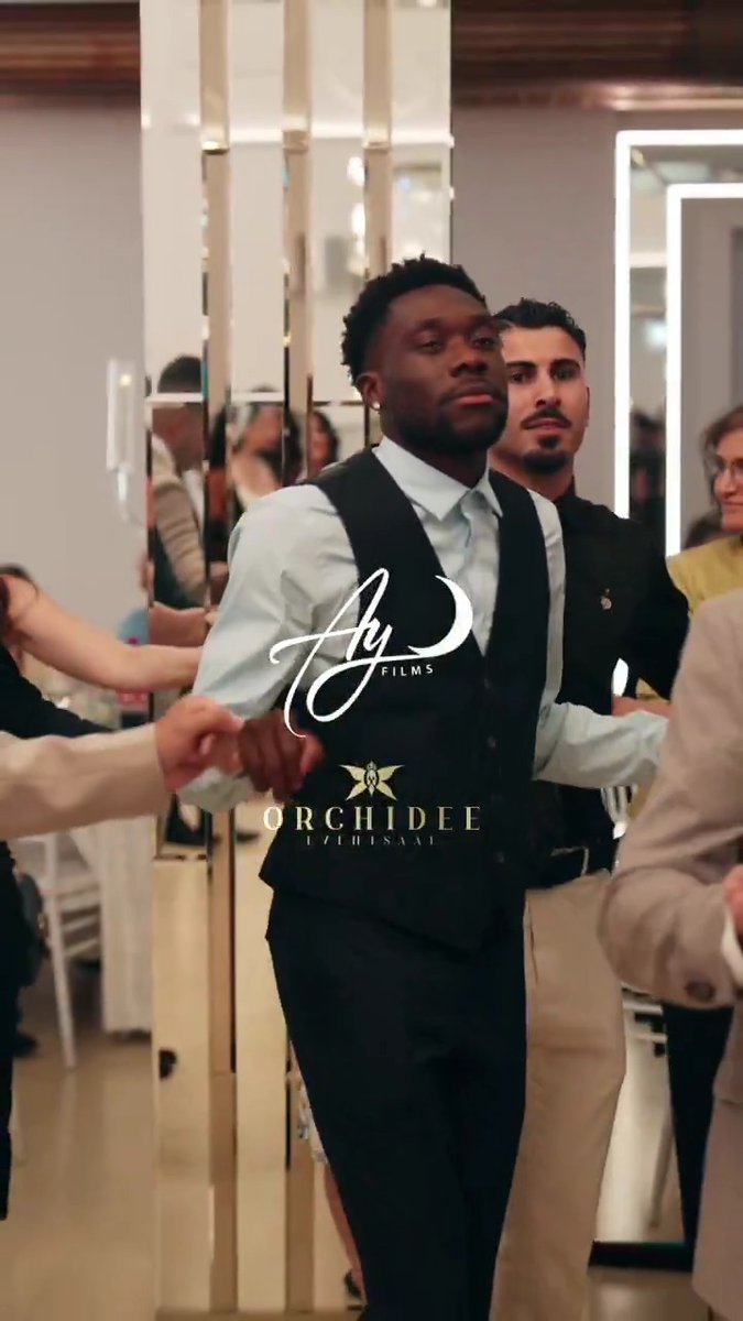Alphonso Davies, bir düğünde görüntülendi. 😅