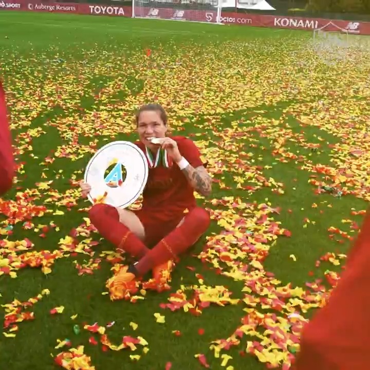 🐺 Insieme abbiamo lottato, gioito e raggiunto traguardi straordinari Grazie, Elena! 🙏 #ASRomaFemminile