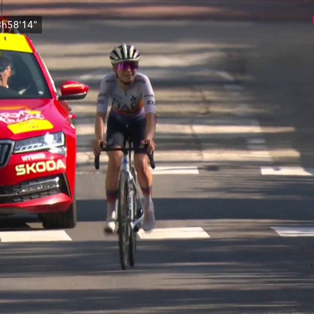 🇫🇷 Maeva Squiban est incroyable ! Au lendemain de sa victoire à Ambert, la Français remet ça à Chambéry et décroche la 7e étape du Tour de France Femmes avec Zwift #TDFF2025 #LesRP