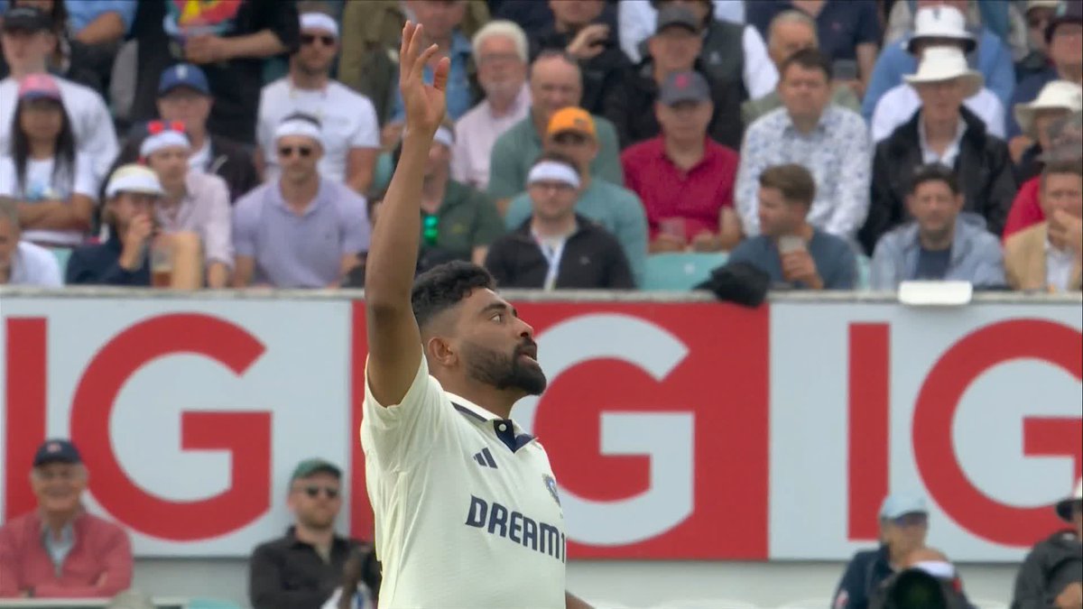 Mohammed Siraj bowls Harry Brook and England are all out for 247, leading India by 23 runs! 🏴