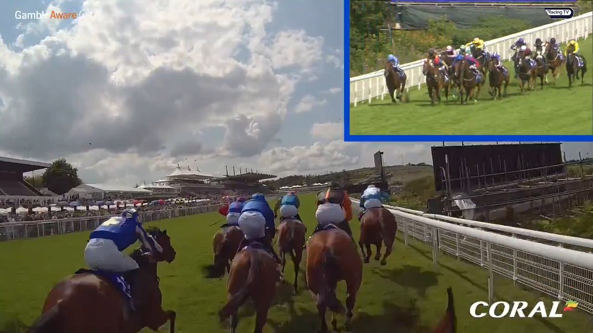 🎥 𝗝𝗢𝗖𝗞𝗘𝗬 𝗖𝗔𝗠: 𝗞𝗶𝗲𝗿𝗮𝗻 𝗦𝗵𝗼𝗲𝗺𝗮𝗿𝗸 & @OisMurphy Take your place on Blue For You and Greek Order for a unique view of the Coral Golden Mile at Goodwood!