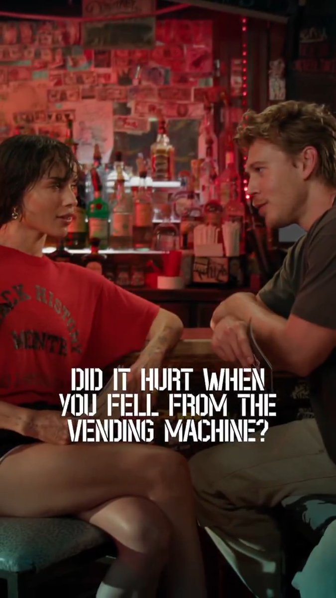 Austin Butler and Zoë Kravitz try out cheesy pick-up lines for ‘CAUGHT STEALING’ press
