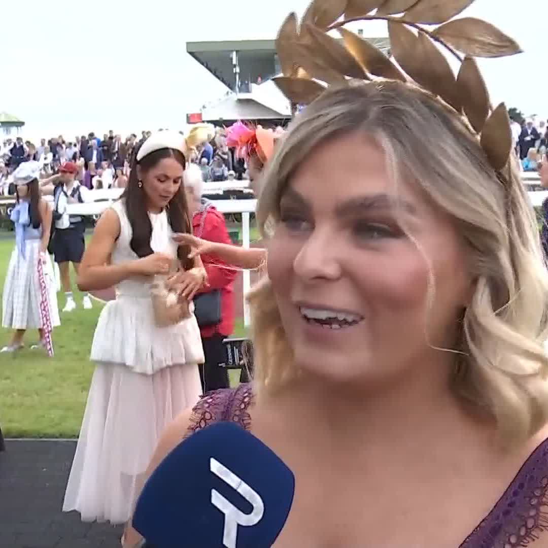 🗣️ "I have a legend standing beside me here." Great scenes at Galway Races as the Jarlath Fahey-trained Nans View, owned by his daughter Sinead, captured the feature €110,000 Guinness Ireland Handicap. The pair spoke to kevinoryan after a special family victory 👇🏻
