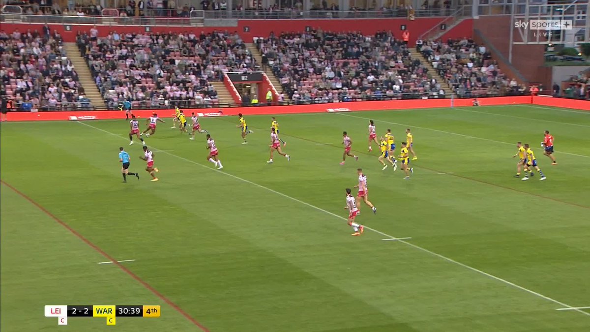 A jaw-dropping try from Warrington 😳 Matt Dufty scores the try but it's all about this magical run from Josh Thewlis ✨