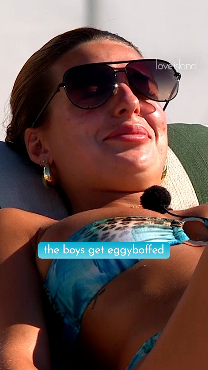 Not the boys walking in with gifts and the girls ignoring them 💀 #LoveIsland