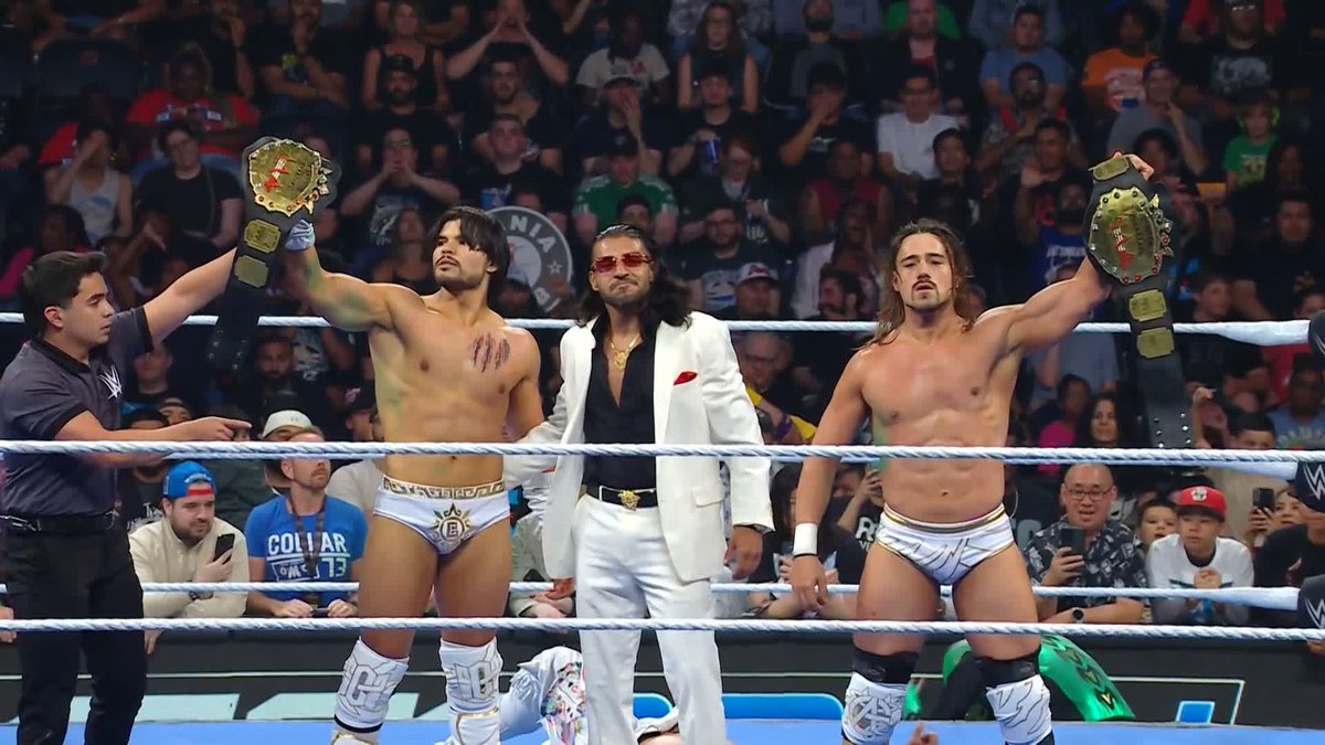 Los Garza siguen reinando como Campeones en Pareja de Lucha Libre AAA 👊👥🏅🇲🇽 #SmackDown