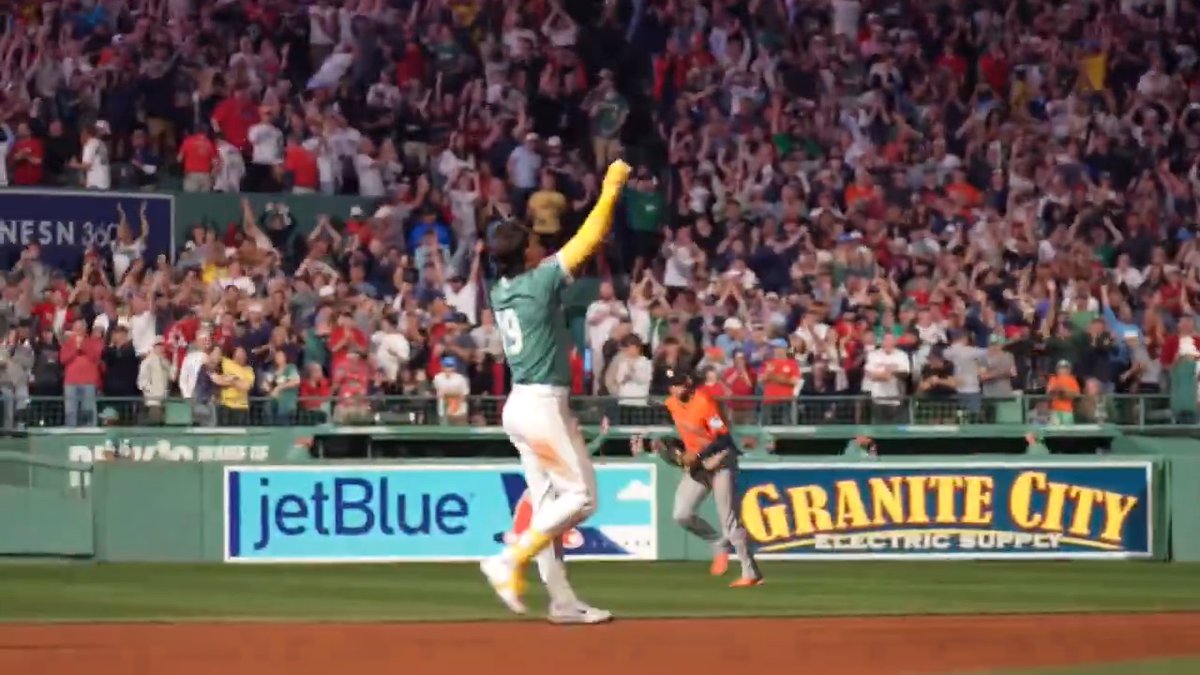 Roman Anthony gets Fenway rocking 🔥 #Walkoff