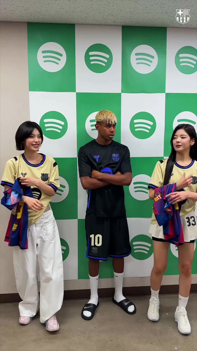Ready to start our K-pop band 🤪 최고의 포즈는 누구? 👀 @spotifykr ITZY 🫶