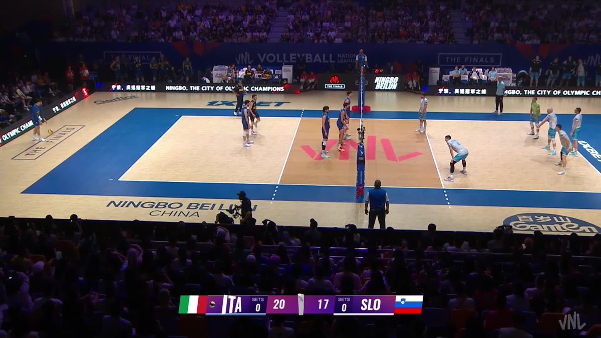 #VNLFinals: ITALY 🇮🇹 TAKES SET 1 🔥 Kamil Rychlicki 🇮🇹 kicks off strong as top scorer with 6 points in Set 1 💪🏻 📺 Watch LIVE on VBTV: 🏐 #VNL2025 #BePartOfTheGame #volleyball