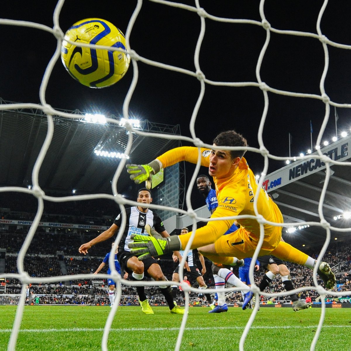 For as long I’ll live, I’ll never forget this Isaac Hayden moment. Backs against the wall all game, then this happens. Pure delirium and disbelief. Wishing him nothing but the best for the future. #NUFC