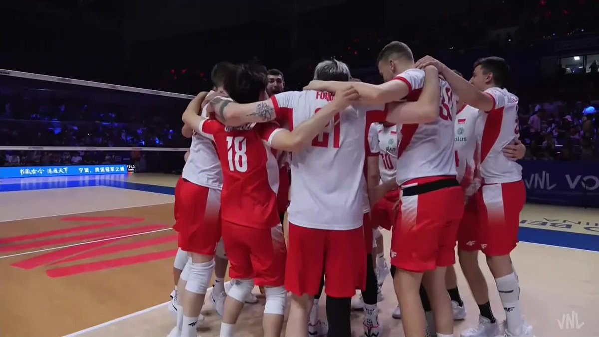 #VNLFinals: POLAND 🇵🇱 TO THE FINAL! A 3–0 win over Brazil 🇧🇷 sends them to their third VNL final, sixth straight medal and a shot at their second title! 🏆 🎥 Highlights coming soon! 📺 Watch the replay on VBTV: 🏐 #VNL2025 #BePartOfTheGame #Volleyball
