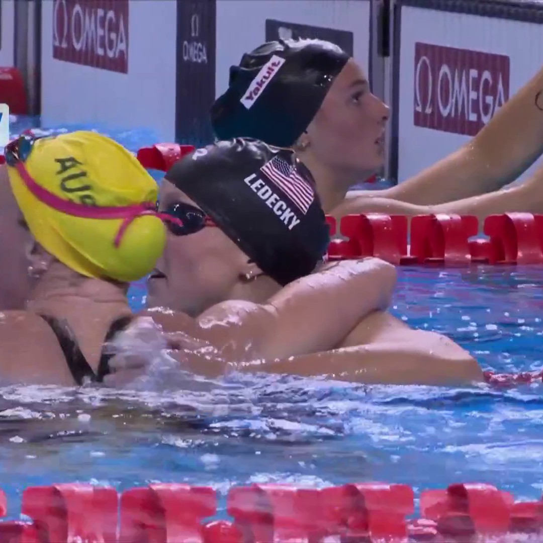 KATIE LEDECKY HAS DONE IT! 🐐 A HISTORIC 7th world title in the 800m free! #AQUASingapore25