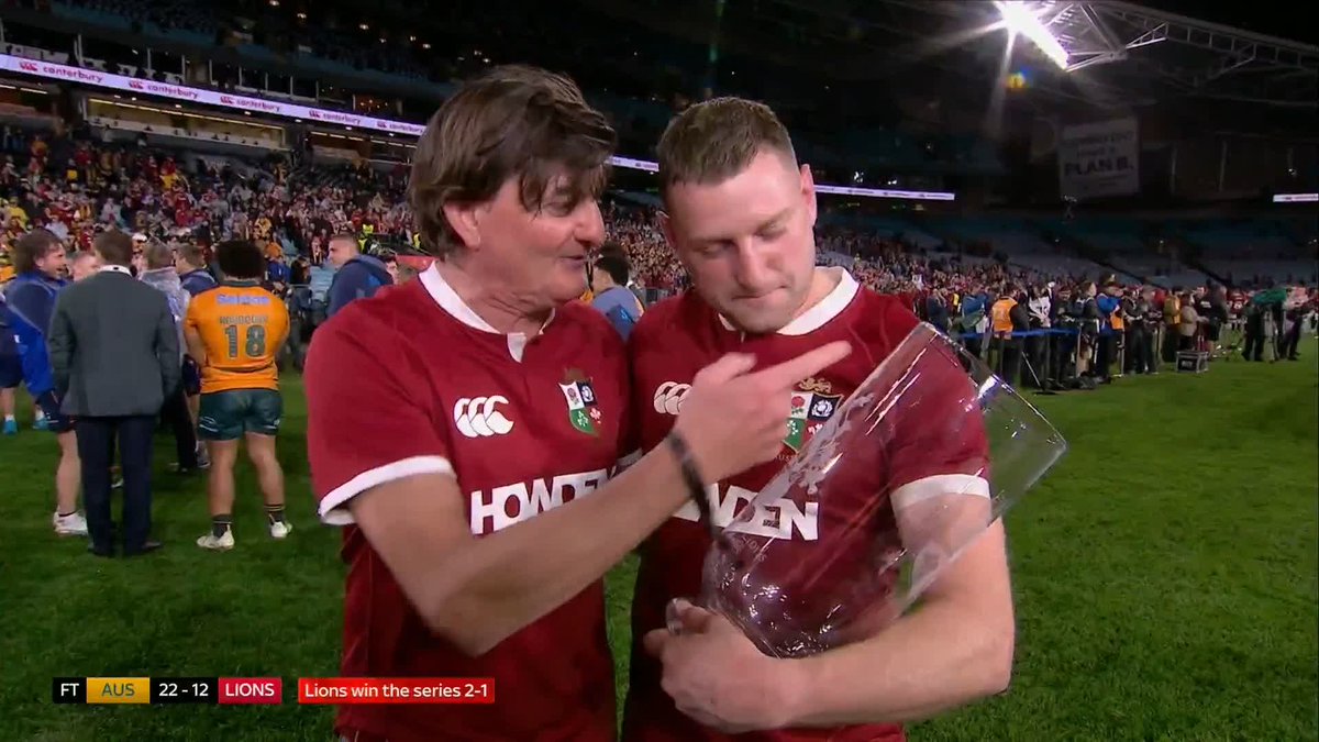 Finn Russell is named as the Howden Player of the Series 🦁👏