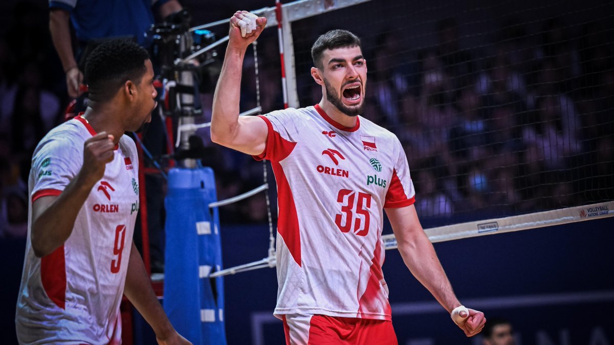 #VNLFinals: ONE WIN FROM THE TITLE 🏅🇵🇱 Sasak led with 19 points as Poland 🇵🇱 swept Brazil 🇧🇷 3–0 and secured a spot in their third #VNLFinals title match!🔥 Sixth medal in a row. Vying for their second gold. 🏆 📺 VBTV: #VNL2025 #Volleyball #Siatkowka