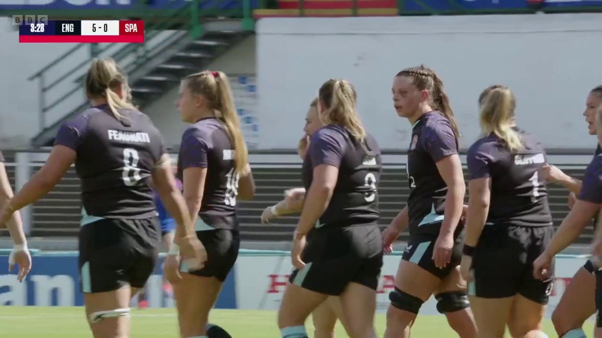 The perfect start for England as Maddie Feaunati goes over! 🙌 #BBCRugby