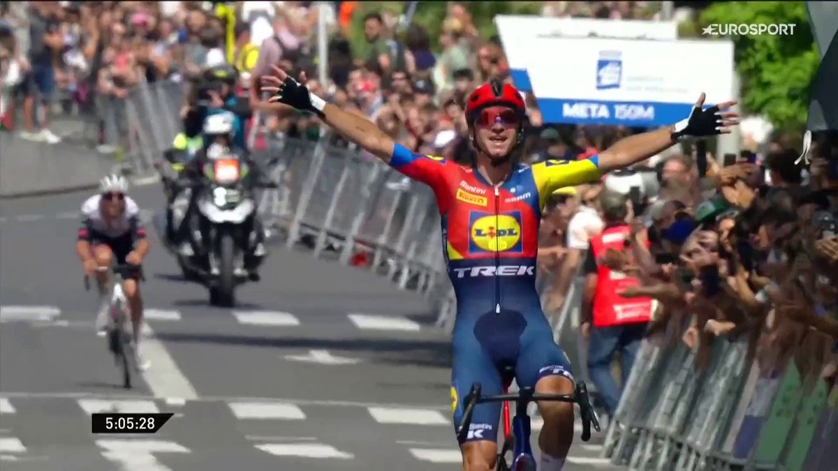 Seconda vittoria stagionale per Giulio Ciccone che si prende la Classica di San Sebastian 2025 dopo aver vinto al Tour of The Alp 😎 Erano 18 anni che un italiano non vinceva la Classica basca 🇮🇹 #Ciclismo #Klasikoa2025 #Ciccone