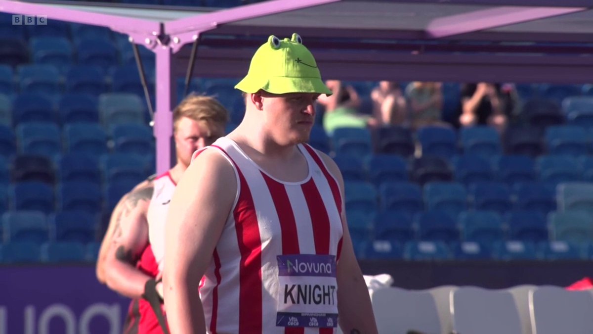 Here for the pre-throw bucket hat chat 🐸💪