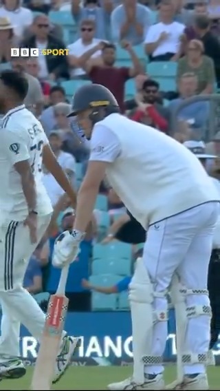 A huge boost for India right at the end of the day's play. What a delivery from Mohammed Siraj to remove Zak Crawley 🔥 #BBCCricket #ENGvIND