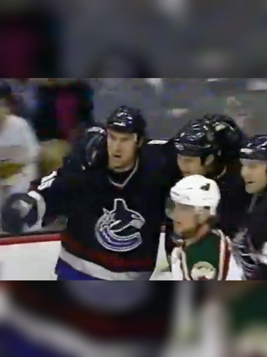 Random Canucks Goal Of The Day November 22nd, 2002. Trevor Linden becomes the greatest goal scorer in Vancouver Canucks history. (🎥: yosoo | YouTube)