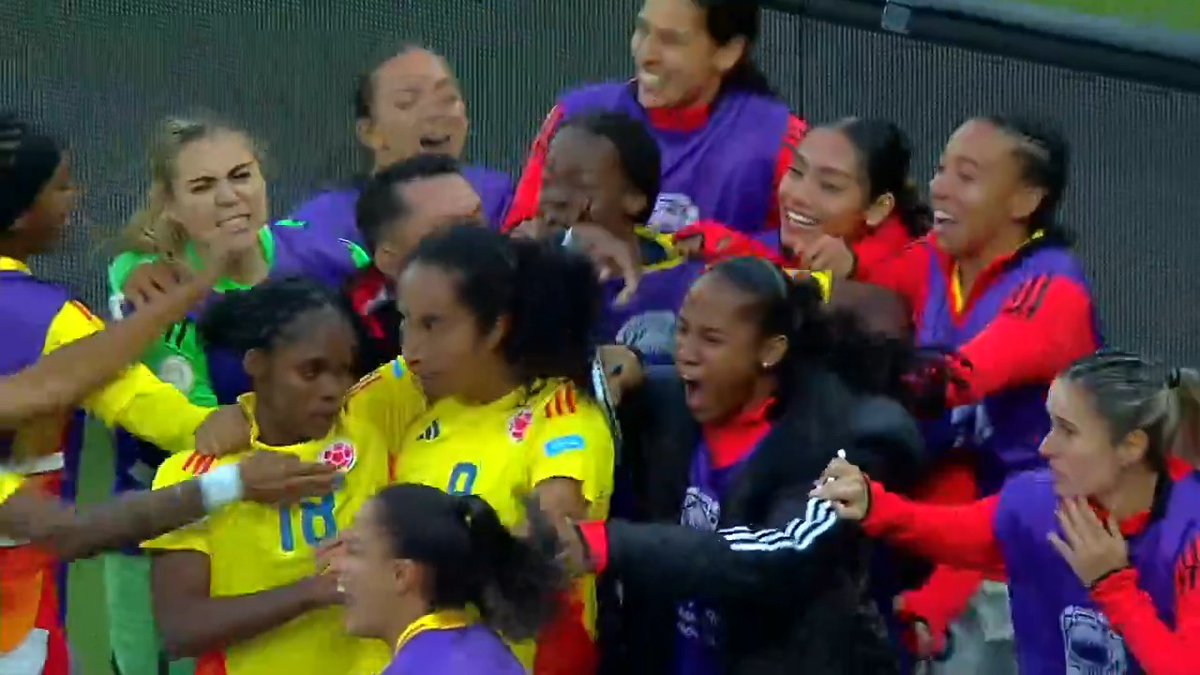 Linda Caicedo assists Mayra Ramírez in the perfect counter attack to give Colombia the lead again 😤 (via FOX Soccer)