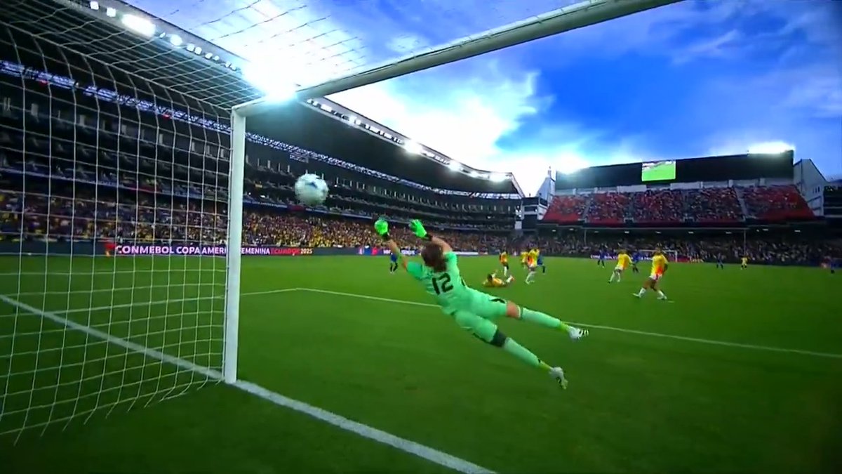 OH MY MARTA 😤 Take another look at this absolute banger in the dying minutes from the Brazilian legend 👀