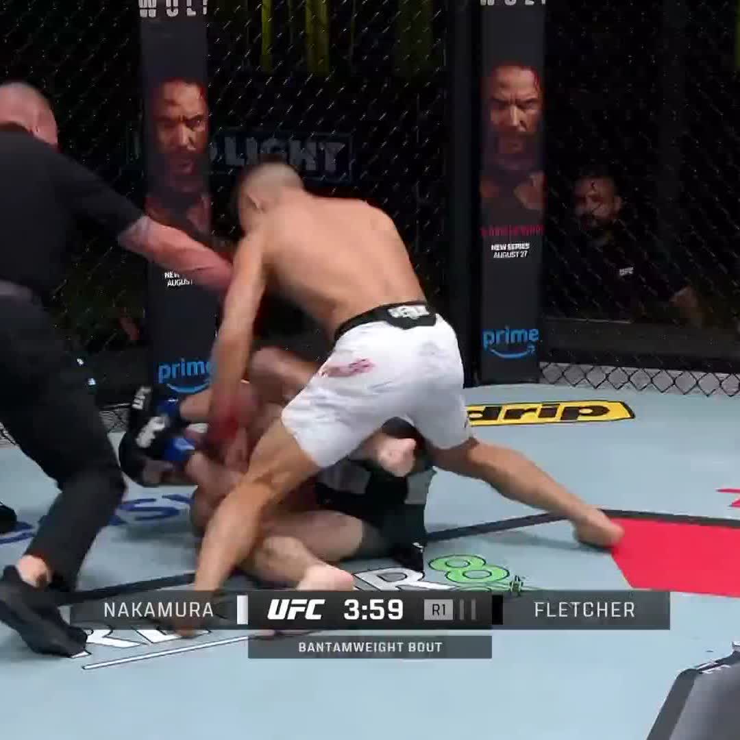 Found the sweet spot with that body kick 😮‍💨 Rinya Nakamura puts an end to this one early at #UFCVegas108