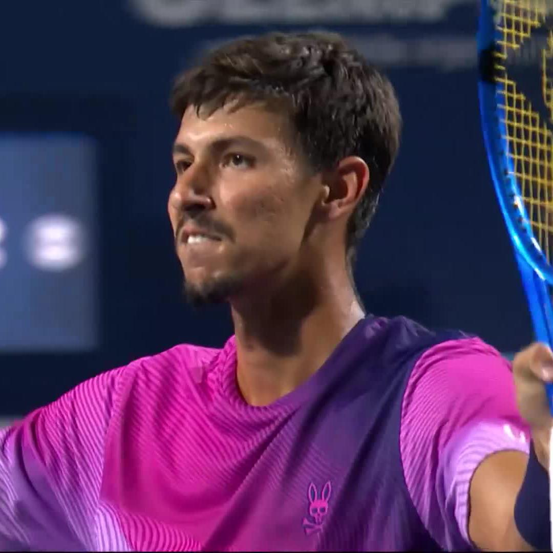 NEVER write off the champ 🙅‍♂️ @alexeipopyrin99 takes down Rune 4-6 6-2 6-3 to stay on title defense track! #NBO25