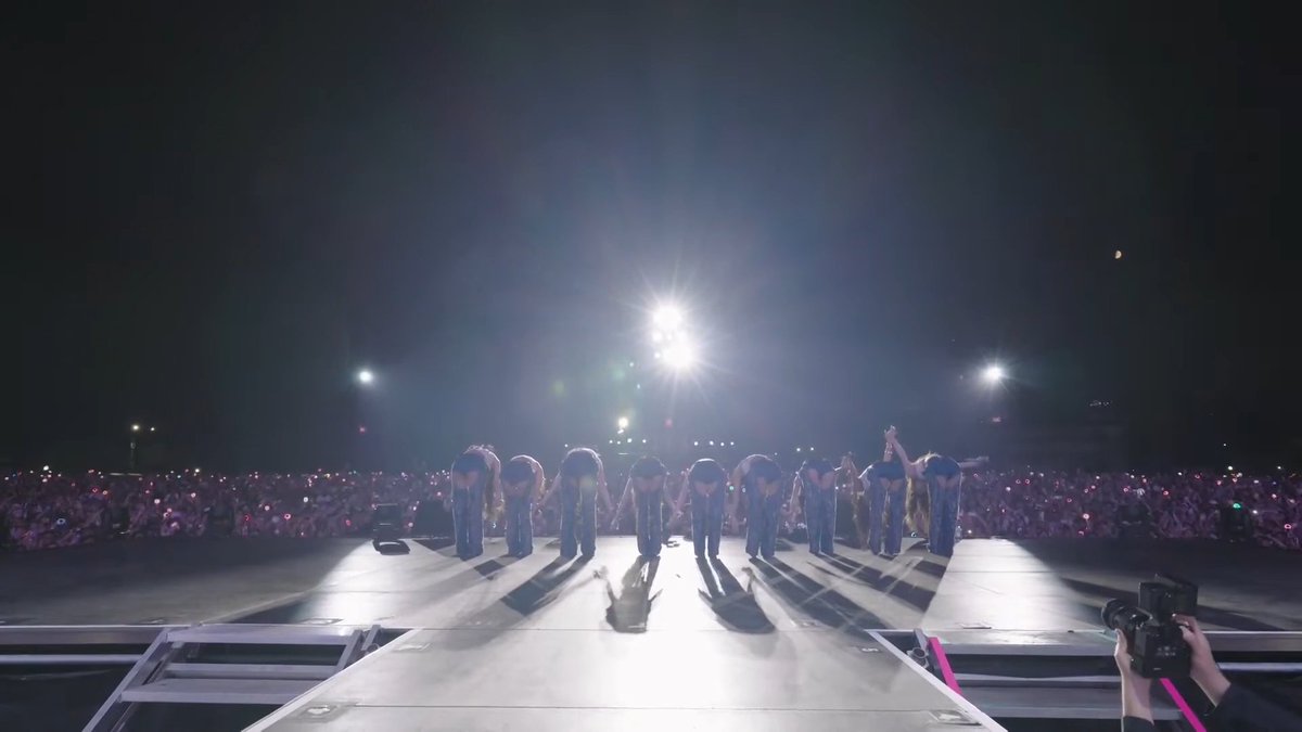 TWICE TAKING THEIR FINAL BOW AT LOLLAPALOOZA