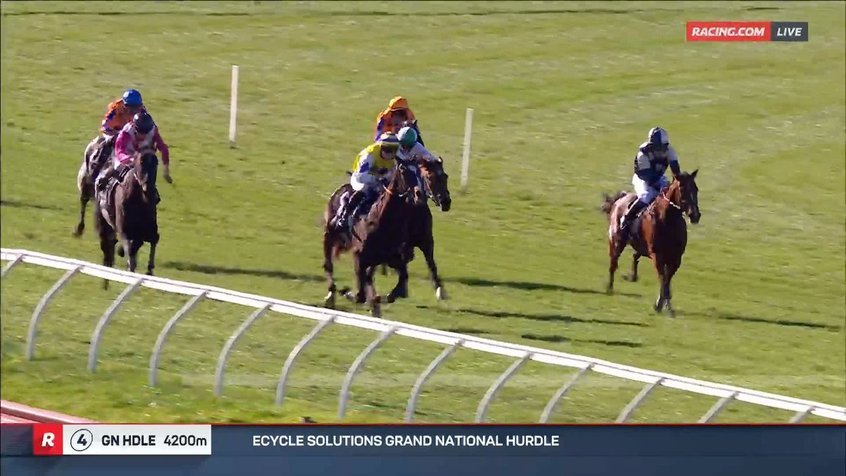 Grand National Hurdle | Highland Blaze Highland Blaze is victorious in a thrilling Grand National Hurdle 🏆 He finds reserves after leading throughout &amp; bravely staves off his opposition 💫 📺 Ch. 78/68, Foxtel 529, Kayo or via our app REPLAYS: