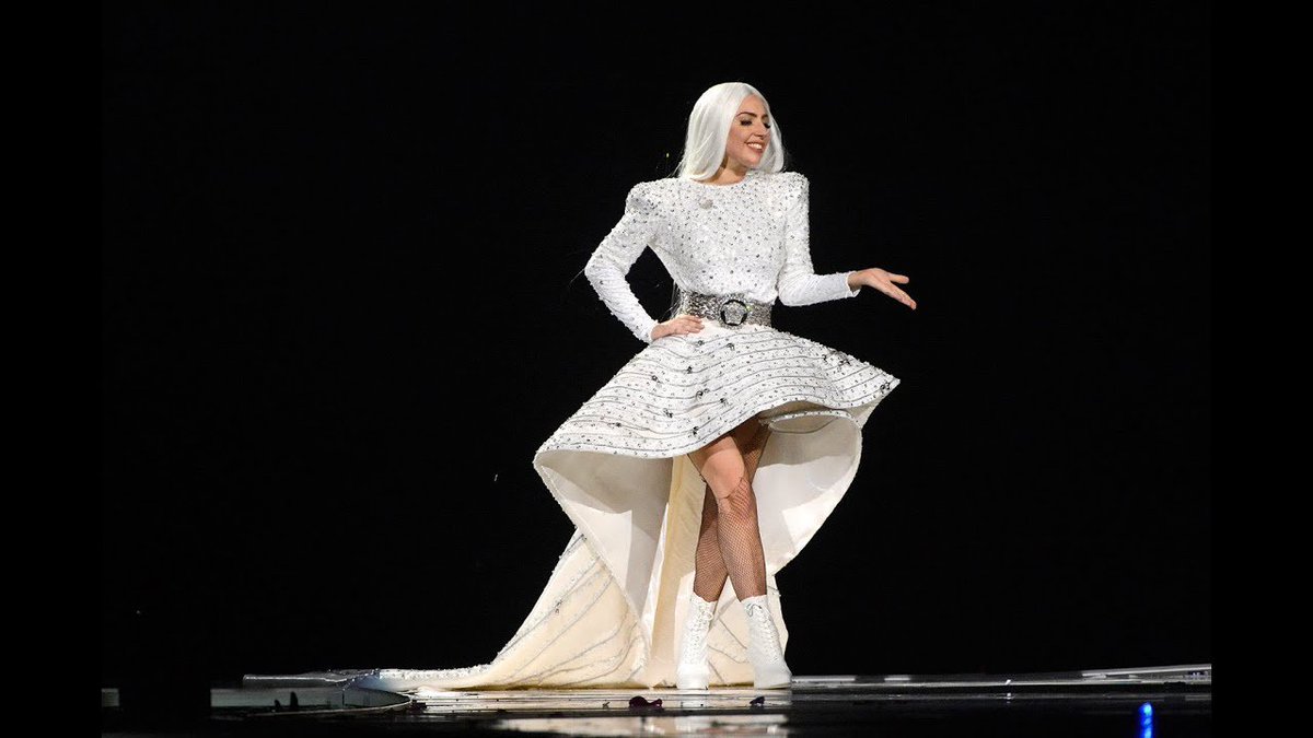 Lo mucho que hemos crecido y madurado desde la última vez que Lady Gaga cantó Gypsy en el artRAVE.