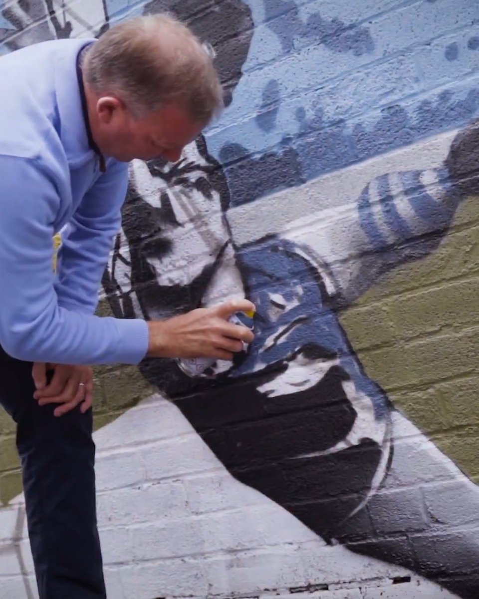 โTo see Dad brought to life through the artistic skill of Shawn is incredible.โ ๐ค The Kelly family were always pretty good with their hands. ๐จ๐งค #pnefc | Goalkeeping Skills