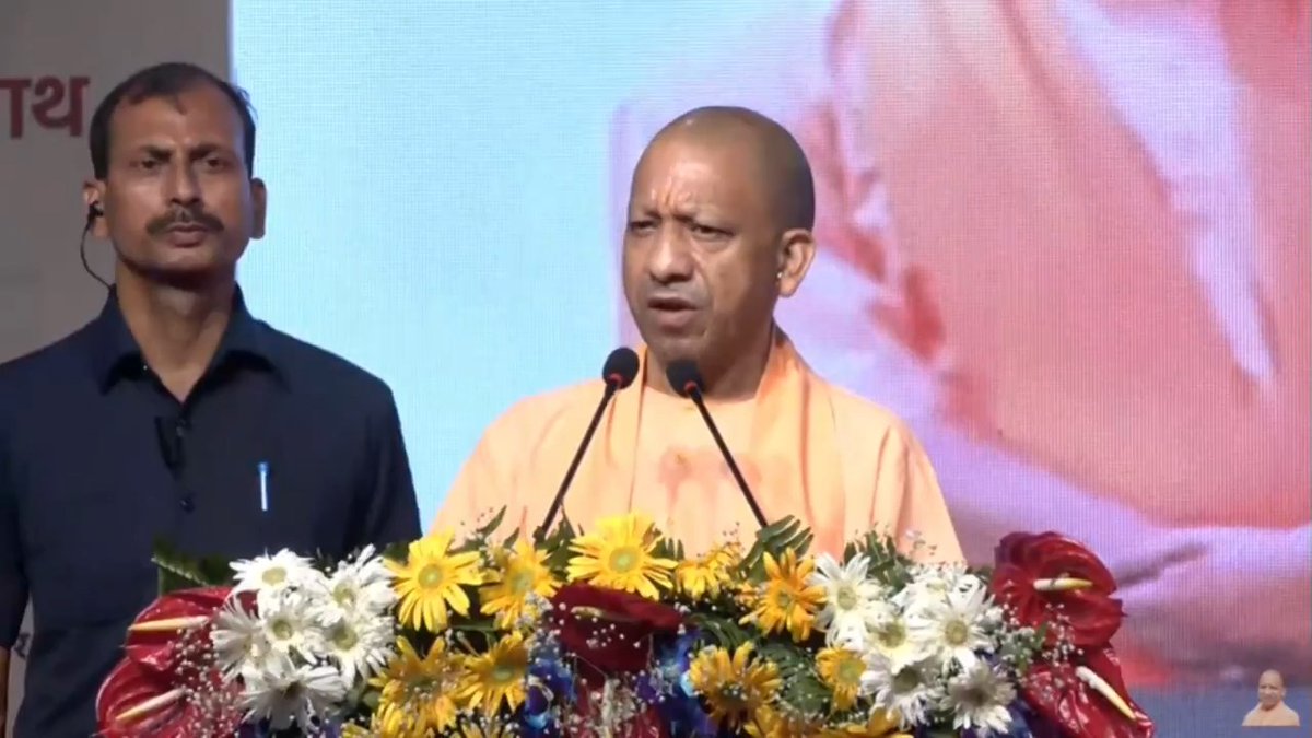 उत्तर प्रदेश पुलिस बल में 30,000 और पुलिस भर्ती प्रक्रिया को आगे बढ़ाने के लिए युद्ध स्तर पर कार्यवाही प्रारंभ हुई है, यानी बिना रुके, बिना डिगे, बिना झुके, निष्पक्ष और पारदर्शी भर्ती की प्रक्रिया होगी...