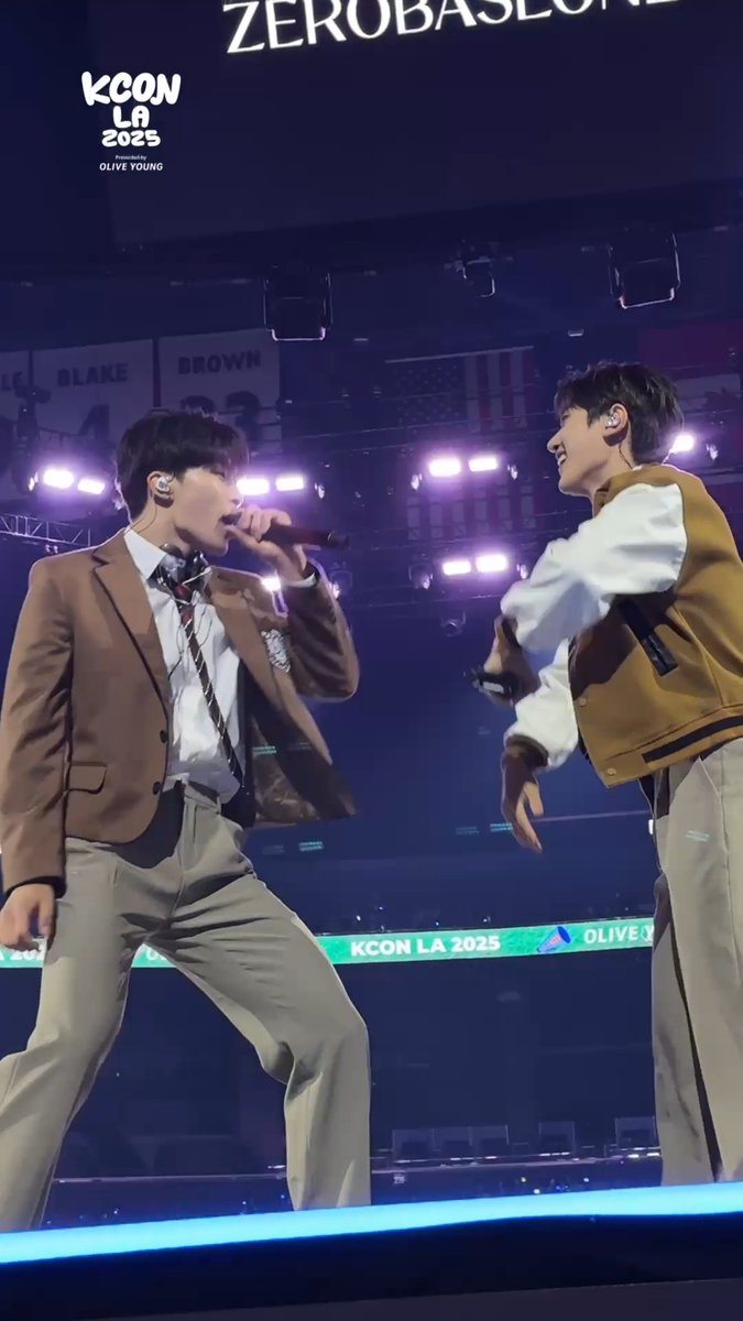 [#KCONLA2025] M COUNTDOWN 💙 DAY 2 SPECIAL STAGE : ICONIC COLLABORATION #SEOKMATTHEW &amp; #PARKGUNWOOK #ZEROBASEONE 📍 M COUNTDOWN STAGE 📍 Arena - KCON LA 2025 AUG 1-3 Arena, LA Convention Center Let’s #KCON