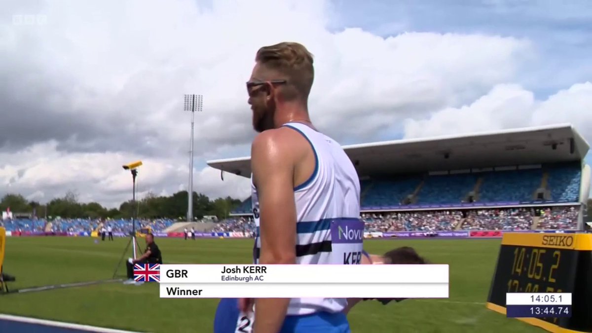 World outdoor champion Josh Kerr takes the win in the 5000M!