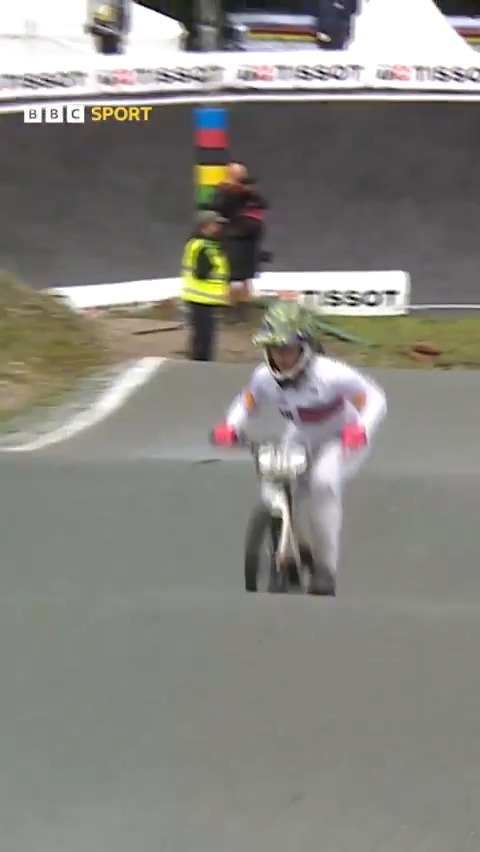 TRIPLE WORLD CHAMPION!!! 🏆🏆🏆 Bethany Shriever is now a three-time UCI BMX Racing World Champion! Absolutely incredible! 👏