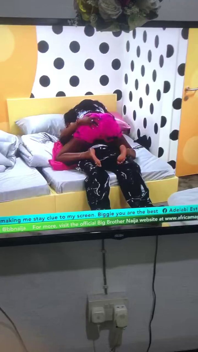 Big Brother Naija We can never skip Kunmi and Isabella !!! See how she’s breastfeeding him 😭 Note : No Copyright Infringement Intended VC: Big Brother Naija