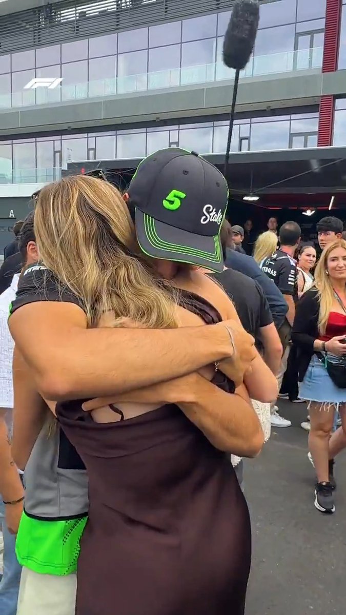 A best race result to date deserves a big hug 🤗 Congrats on your P6, Gabi 👏 #F1 #HungarianGP