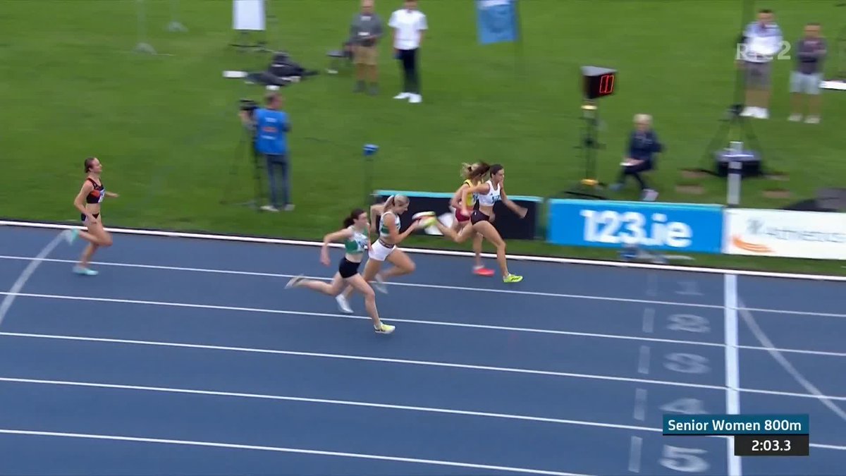 Alex O'Neill is the new Women's 800m champion in a photo finish in Santry Watch live now on RTÉ 2 📺 #RTESport
