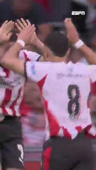 De winnende treffer van Sergiño Dest! 🚀 #PSVGAE