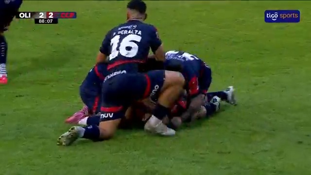 🤯🇵🇾 Cerro Porteño de Diego Martínez REMONTÓ UN 0-2 y LE GANÓ 3-2 al Olimpia de Ramón Díaz con ESTE GOLAZO al MINUTO 88 en el CLÁSICO DE PARAGUAY.